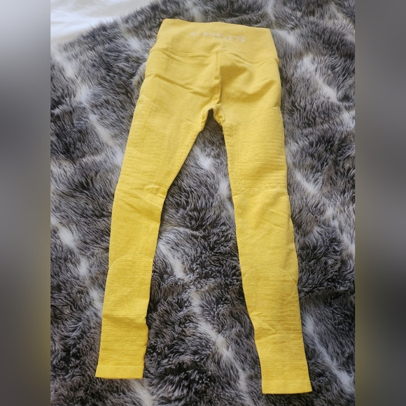 Alphalete yellow leggings - Picture 3 of 5